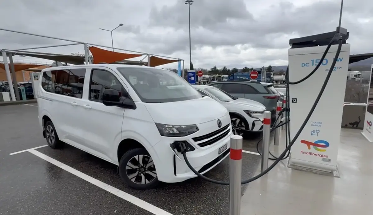 Essai Volkswagen eCaravelle&nbsp;: le &laquo;&nbsp;transporteur&nbsp;&raquo; passe &agrave; l&rsquo;&eacute;lectrique, et ce n&rsquo;est pas une r&eacute;ussite