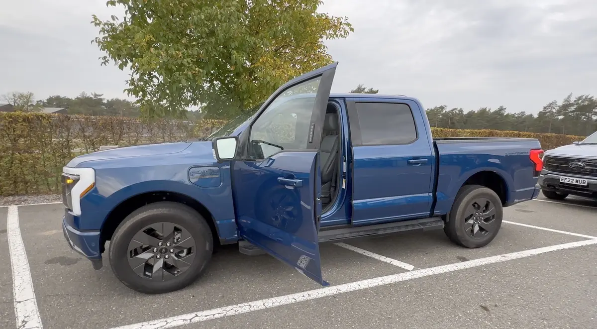 Essai Ford F-150 Lightning électrique : il peut alimenter une maison !