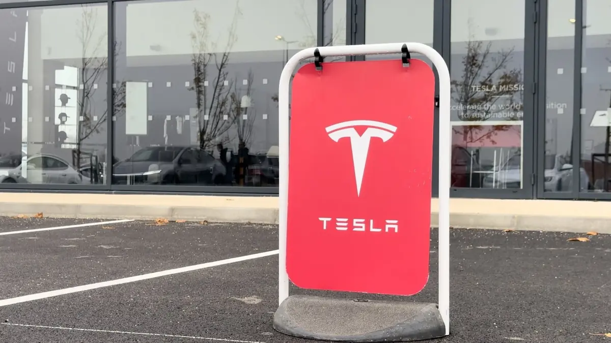 Une Tesla FSD 100% autonome à Marseille ? On a testé ! (et c'est bluffant)