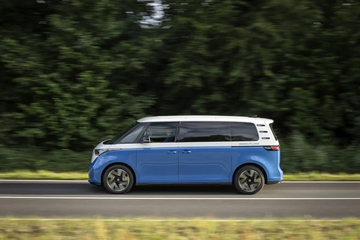 Le van California de Volkswagen passe enfin &agrave; l'&eacute;lectrique, &agrave; partir de 60 000 euros
