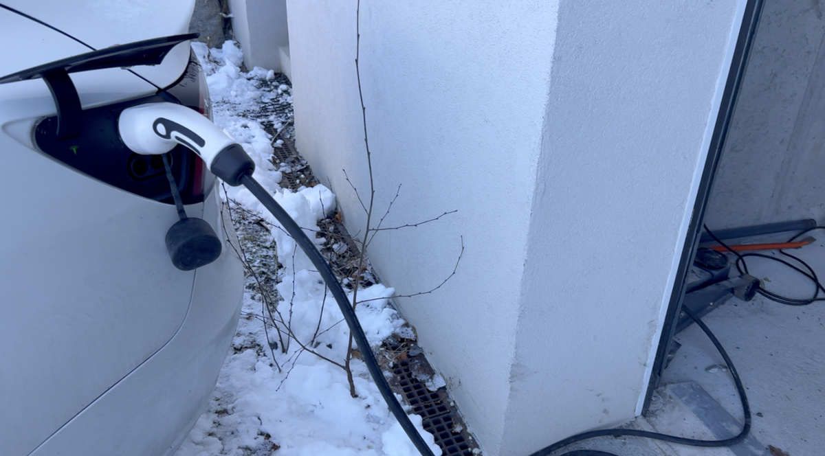 Test et installation de la borne de recharge BENY avec délestage pour voiture électrique