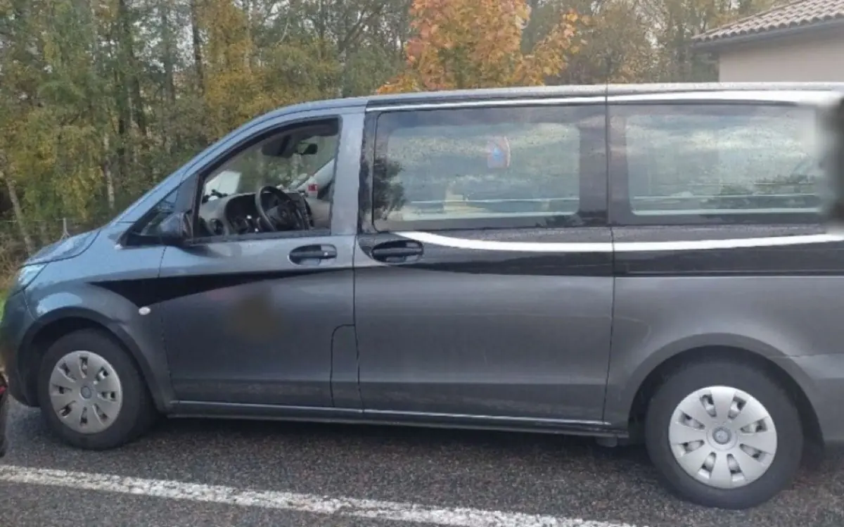 Le corbillard en question (photo prise par la gendarmerie de la Loire)