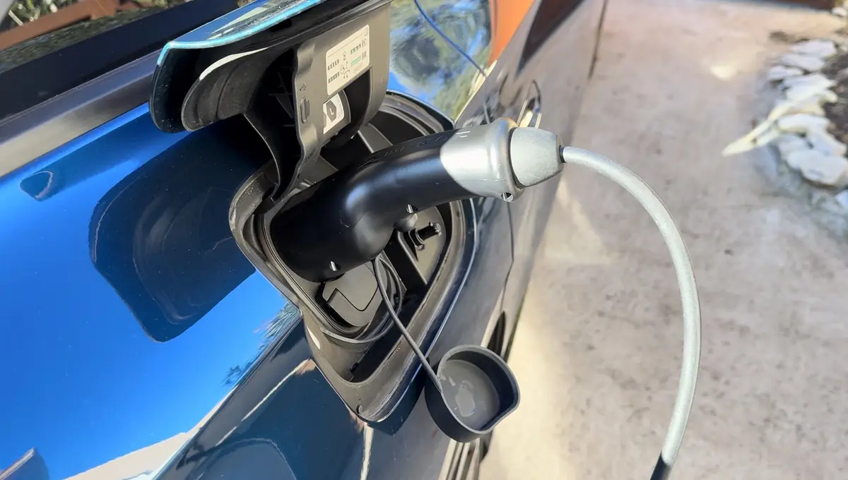 Ce chargeur sur prise 230V pour voiture &eacute;lectrique est ultra-compact&nbsp;! (+ Code promo)