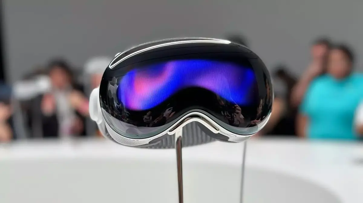 Premiers tests du Vision Pro : le casque d'Apple est-il vraiment impressionnant ?