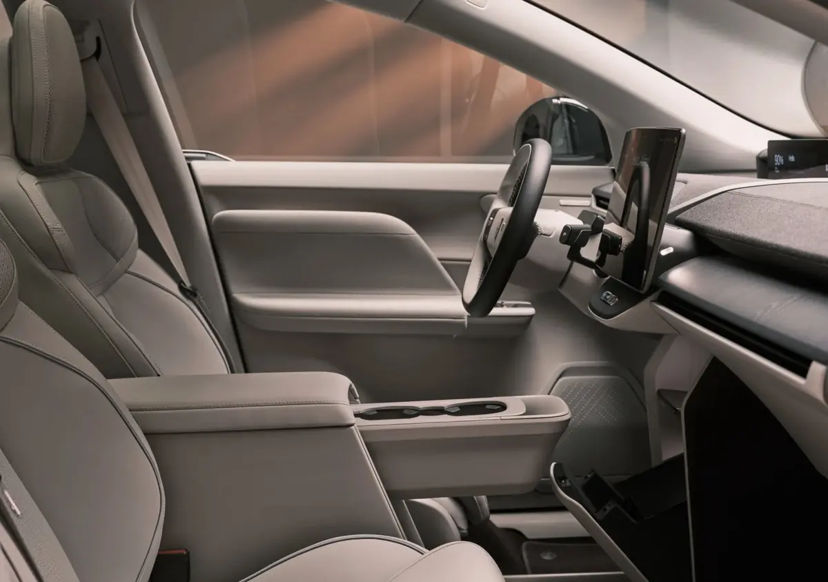 Volvo EX60 2026&nbsp;: 680 ch, 800V, &eacute;cran convexe, 810 km d'autonomie, et sans bug&nbsp;?