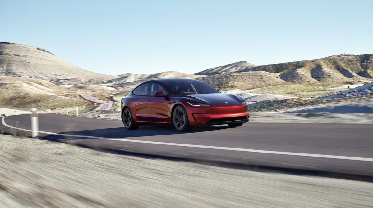 Nouvelle Tesla Model 3 Performance 2024 : un peu décevante ?