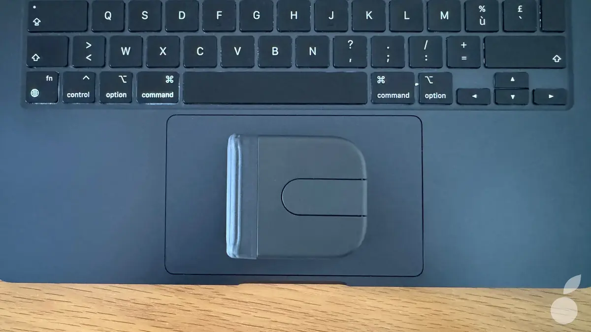 A d&eacute;faut d'iPhone Fold, Logitech lance une souris pliable, parfaite pour travailler partout
