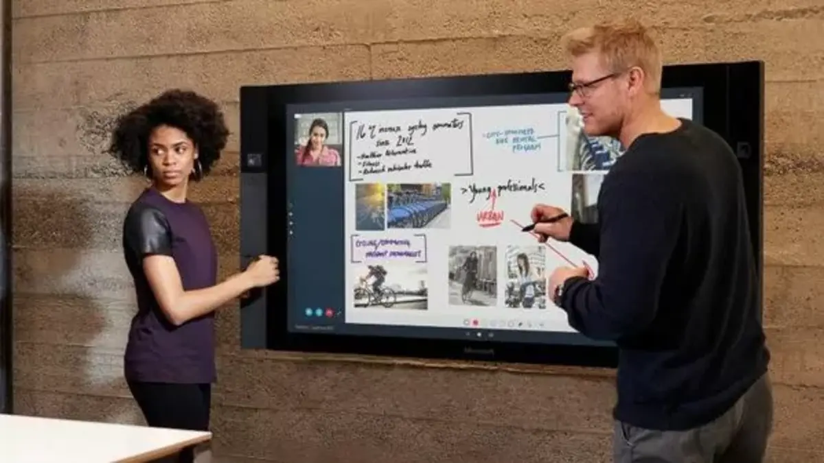 מיקרוסופט תציג את "Surface Hub 2" שלה לפני הקיץ