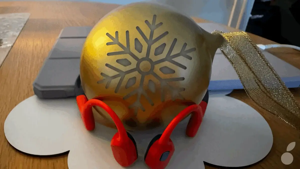 Ma s&eacute;lection de cadeaux de No&euml;l Geek 2025 pour tous les budgets (avec ou sans piscine)