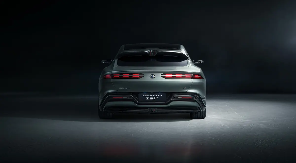 Op&eacute;ra Garnier, Jet Set, Danseuses et Denza Z9GT, une voiture chinoise &agrave; 120 000&euro; tr&egrave;s sophistiqu&eacute;e