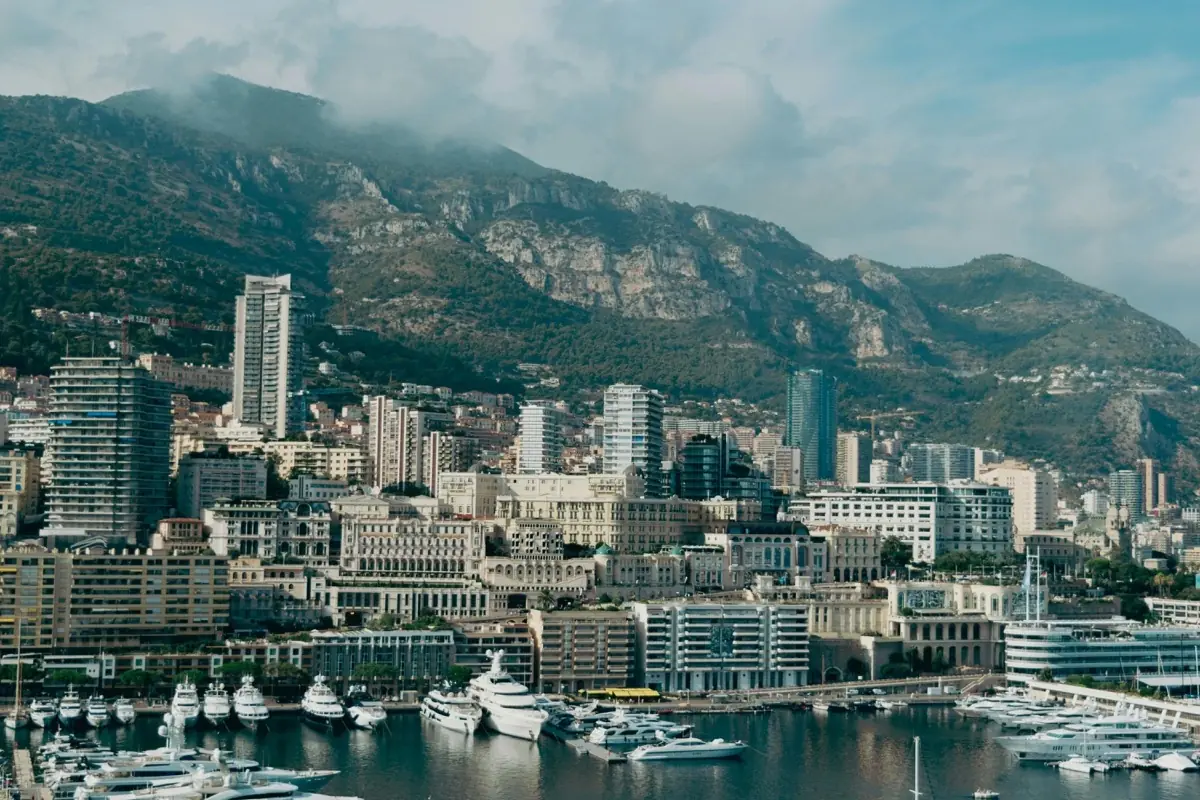 La ceinture de sécurité va-t-elle devenir obligatoire dans cette petite ville entre Nice et Menton ?