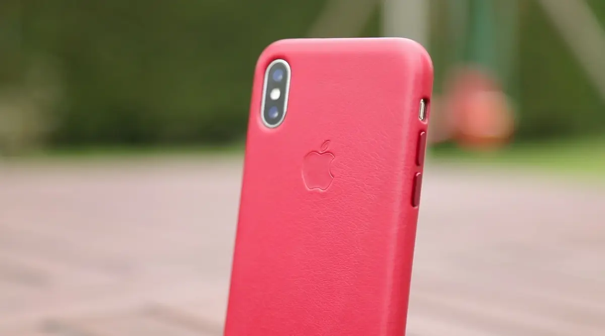 Les coques (RED) pour iPhone X (cuir, silicone, Folio) en images