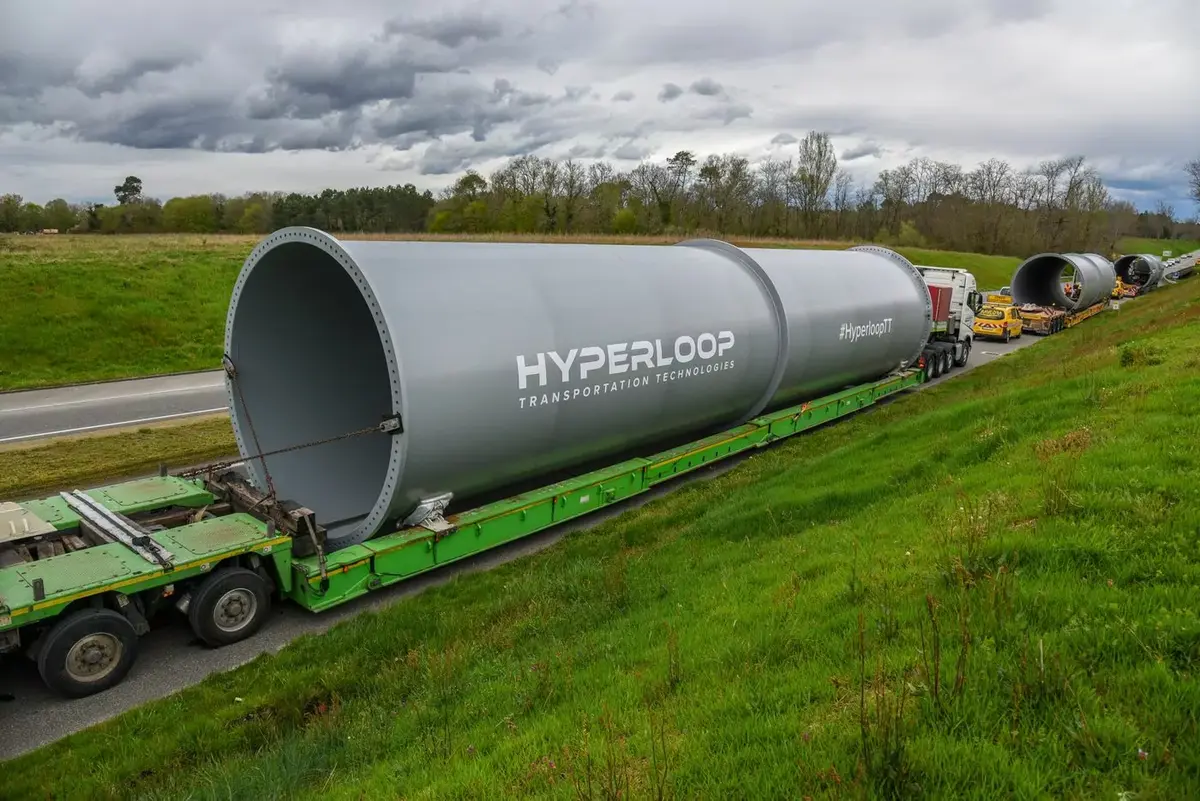 Hyperloop : les villes françaises feraient les yeux doux à Elon Musk