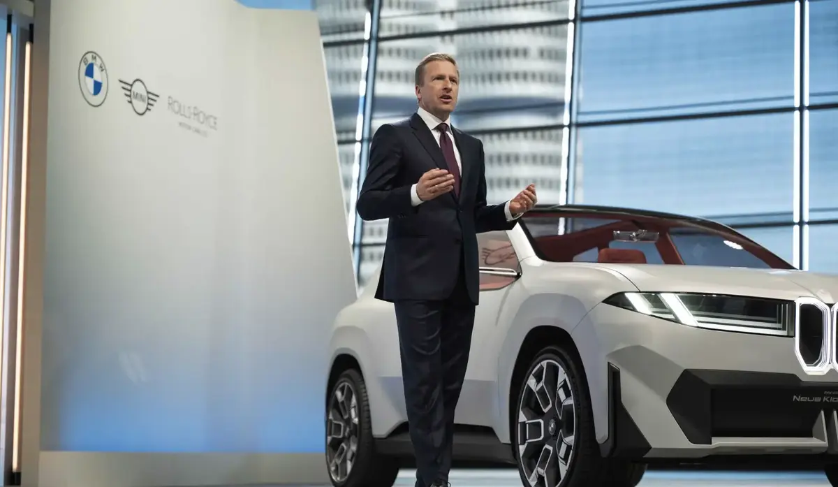 Fin des voitures thermiques en 2035 : le patron de BMW panique