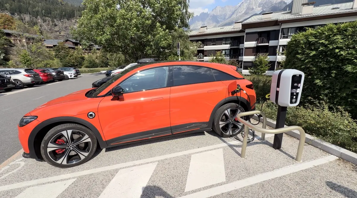 P&eacute;nalit&eacute;s abusives et tarifs opaques&nbsp;: la "charge lente" des voitures &eacute;lectriques vire &agrave; l'arnaque&nbsp;!