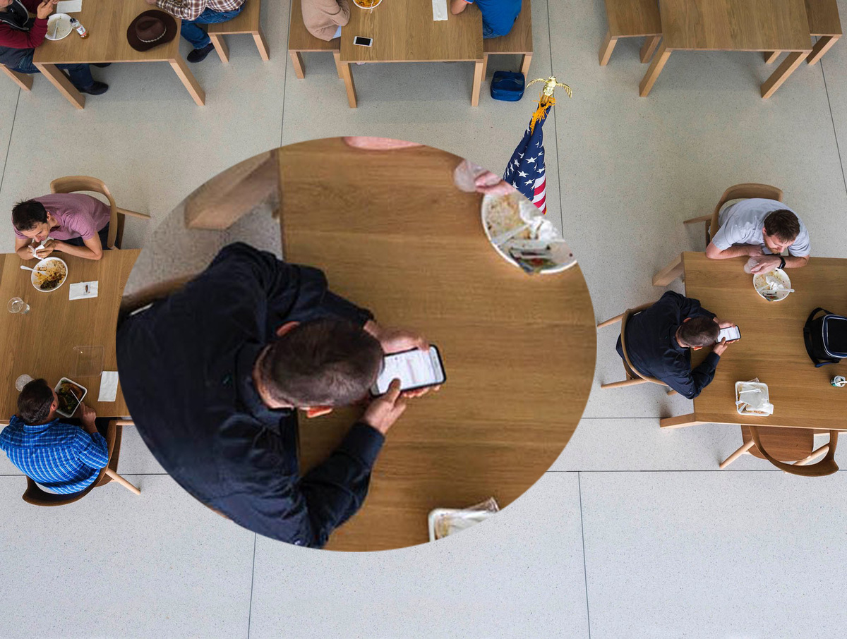 L'image du jour : quel est donc ce téléphone sans encoche aperçu à Apple Park ?