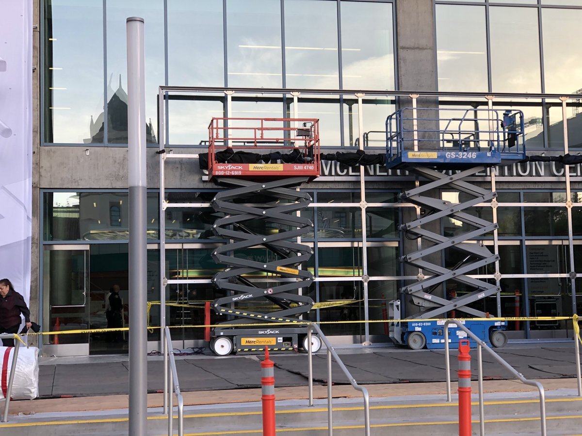 #WWDC : la déco se poursuit au McEnery Convention Center (photos)