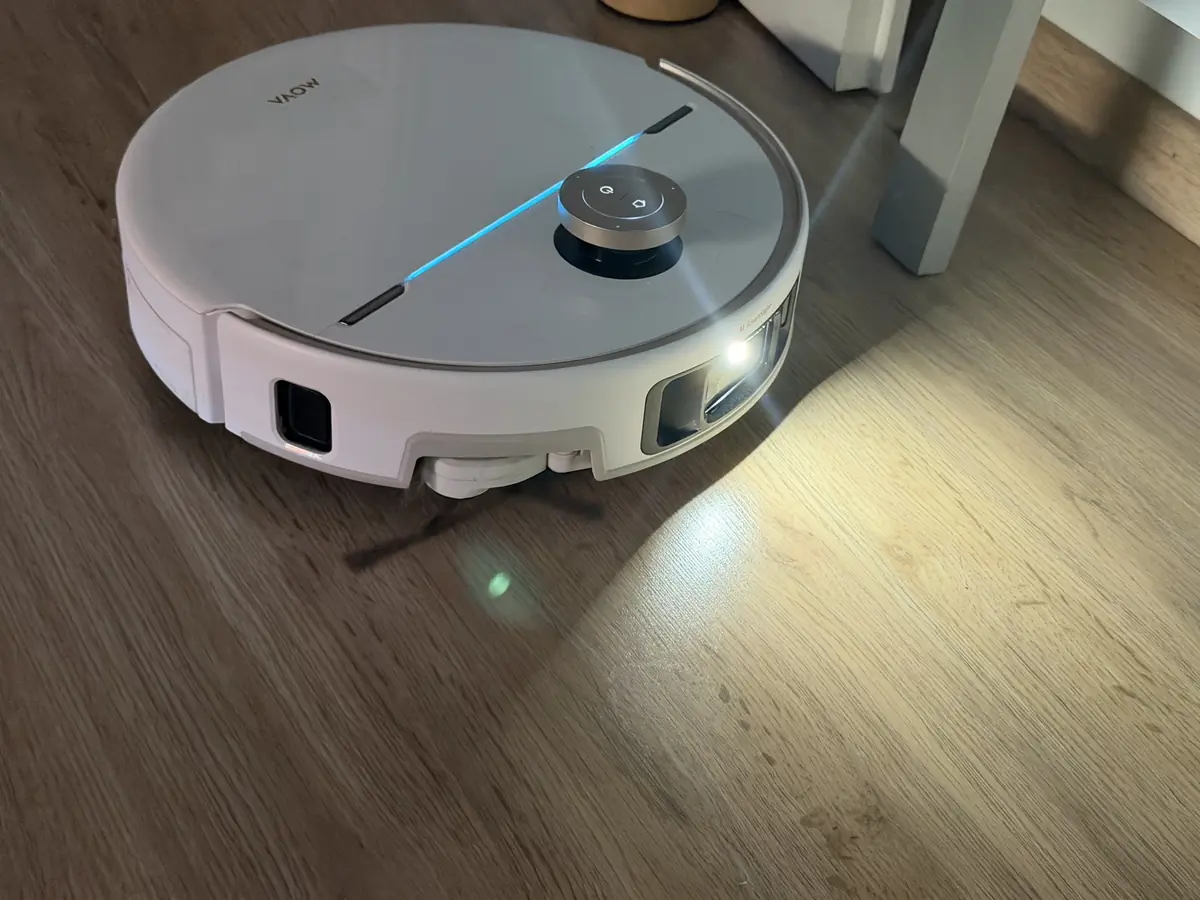 Test du MOVA V70 Ultra Complete&nbsp;: le robot aspirateur qui a le bras long