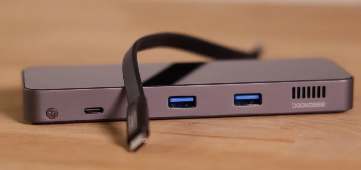 Prise en main de DockCase, un Dock USB C intelligent, rapide (4K60HDR, USB 10Gbps) avec un écran !