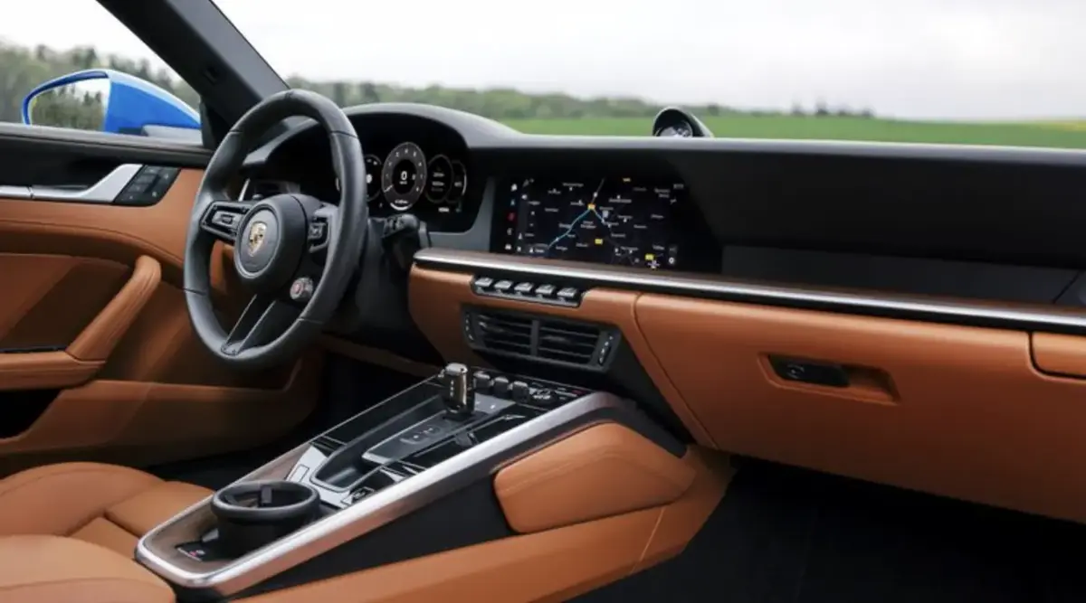 Pas de nouveau CarPlay pour la première Porsche 911 GTS hybride !