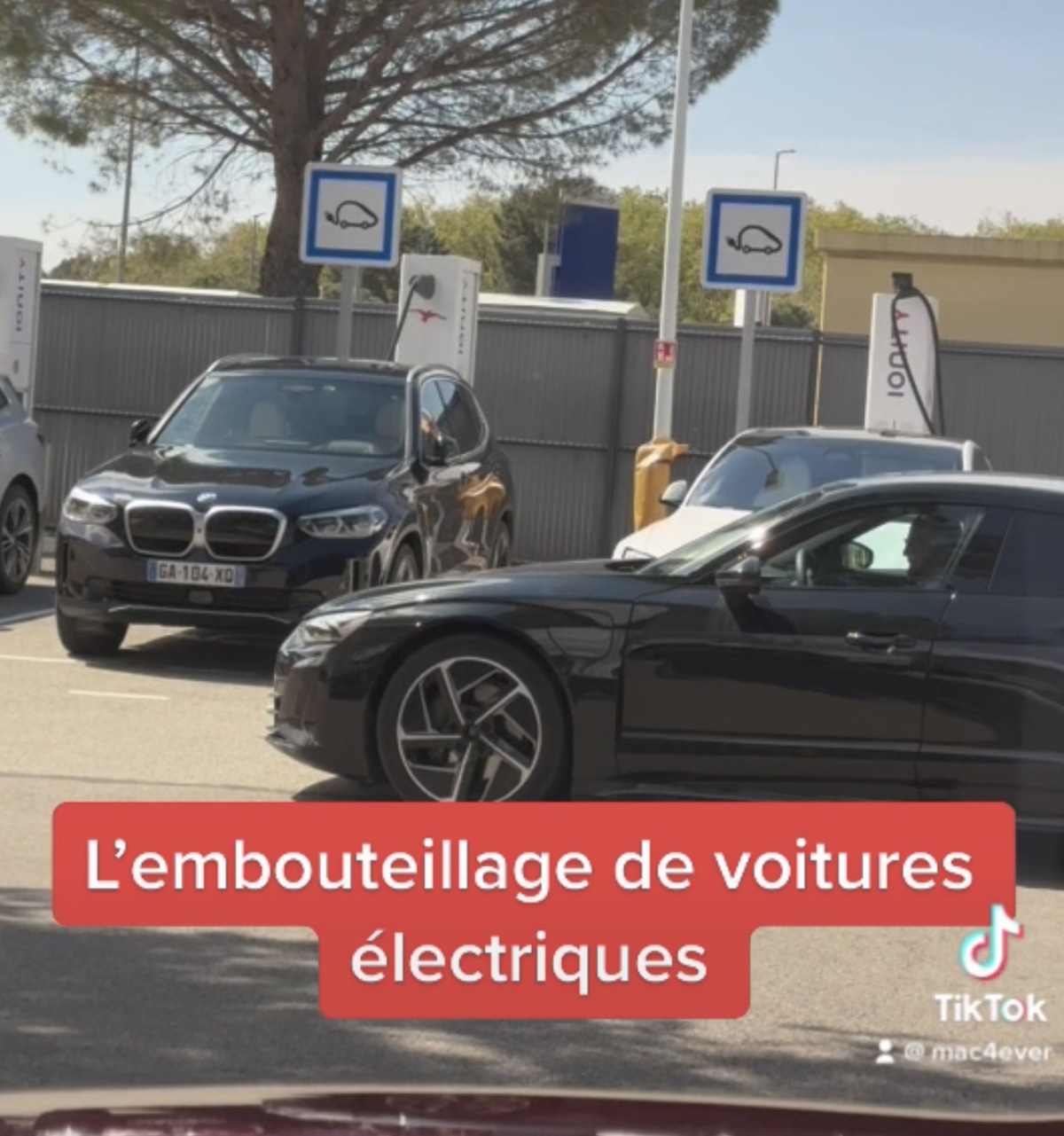 Une fusillade éclate sur une borne de recharge et fait un mort !