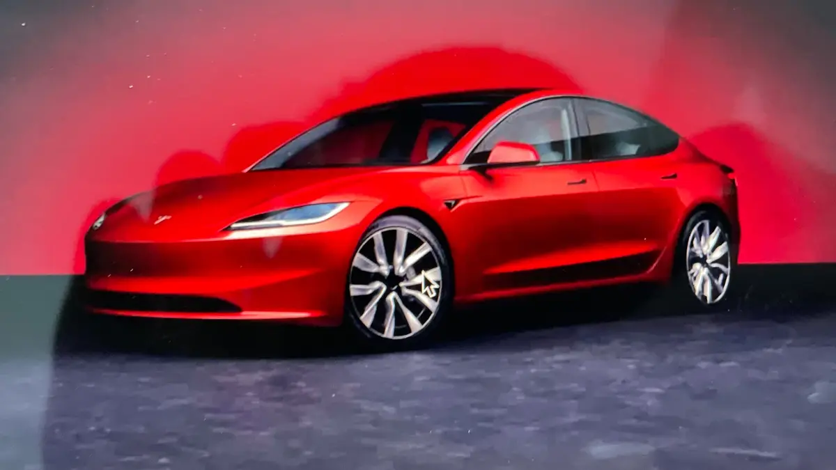 La Tesla Model 3 Plaid se confirme (avec des sièges sport ?)