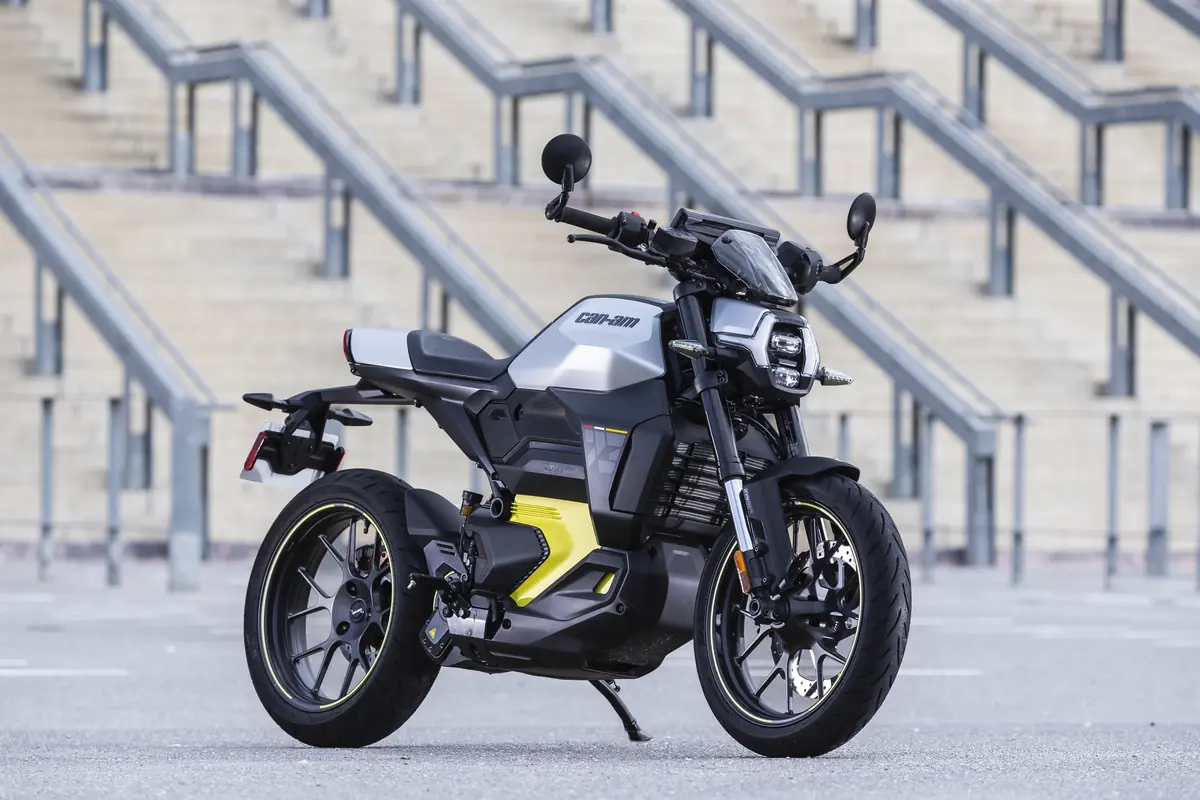 Canam