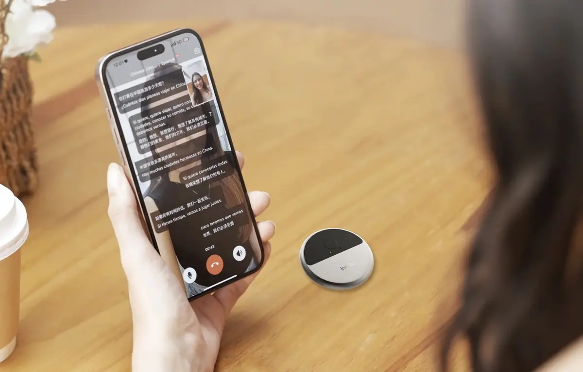 Test de l'InnAIO AI Translator T10&nbsp;: un galet traducteur qui se colle &agrave; l'iPhone