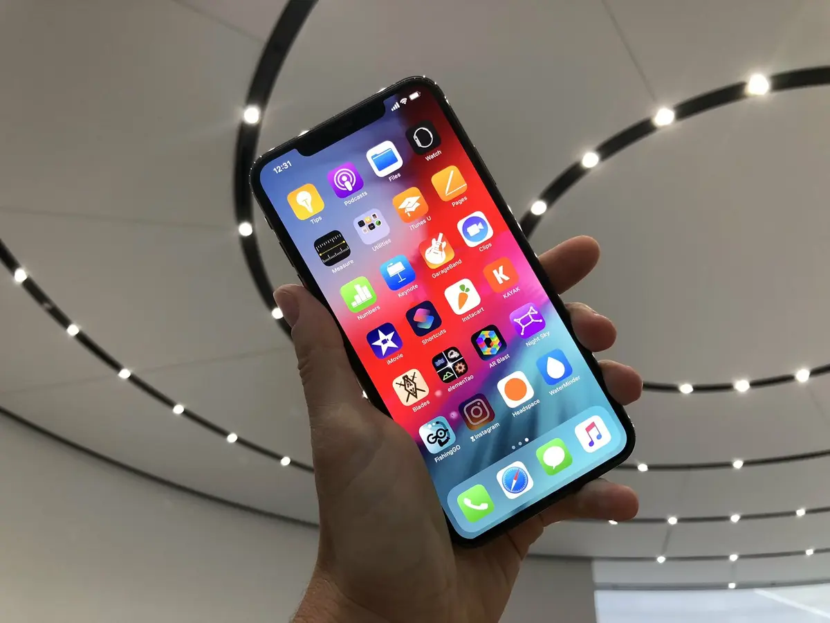 Les iPhone XR, XS, XS Max et les Apple Watch Series 4 "en vrai" avec des people (photos)