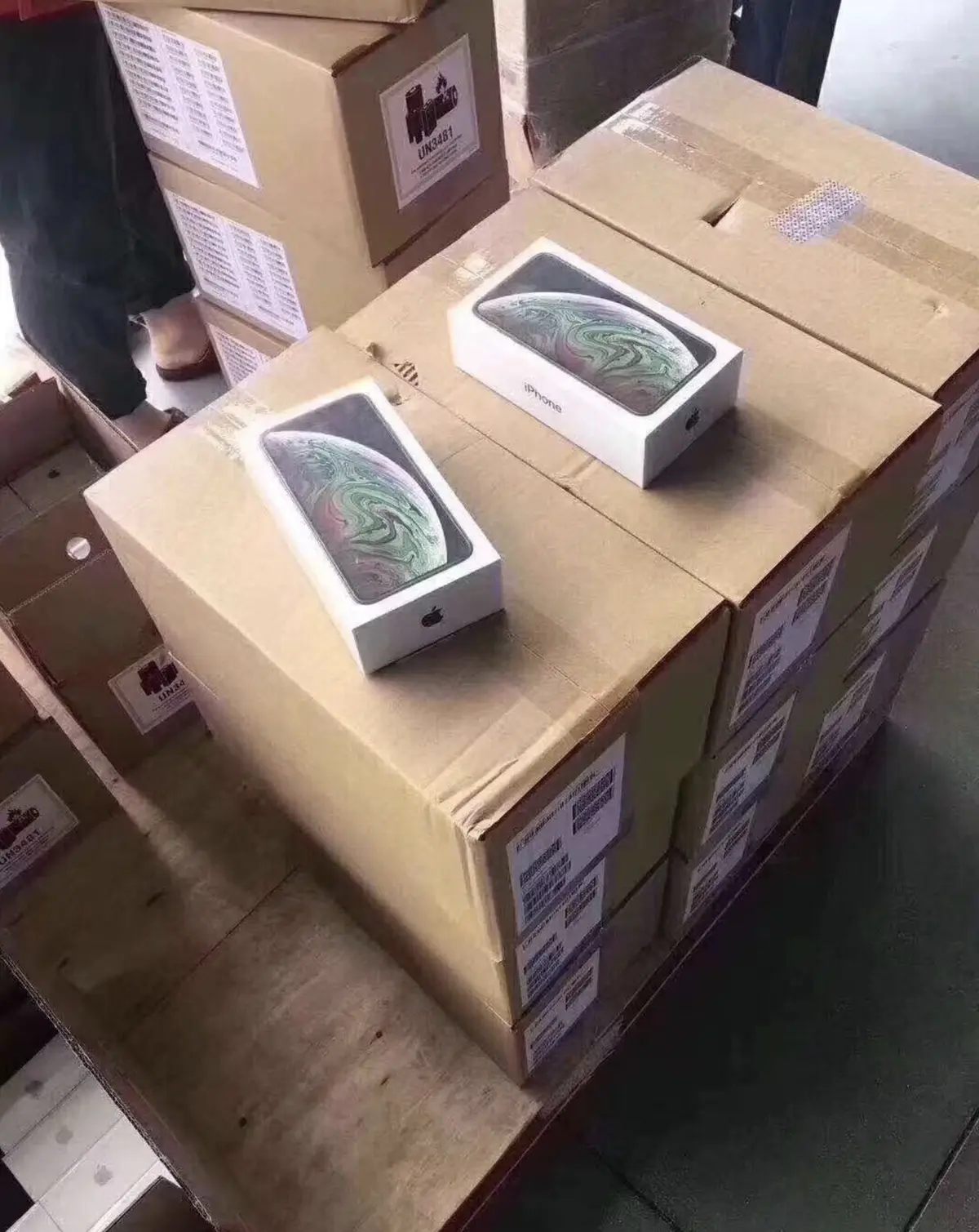 L'image du jour : Oh ! Des boites d'iPhone XS prêtes à partir !