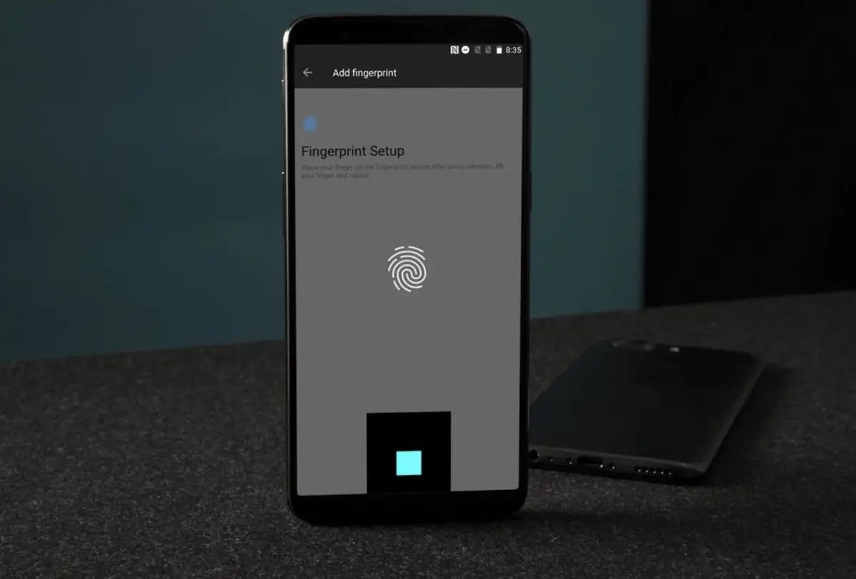 L'étanchéité et la charge sans-fil passent après le capteur d'empreinte sous l'écran chez OnePlus
