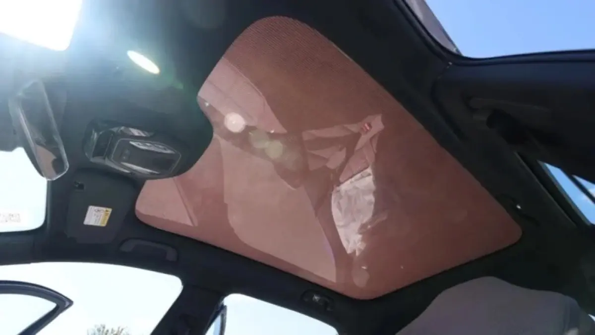 Cette voiture promet de rouler 80 km par jour &agrave; l'&eacute;nergie solaire