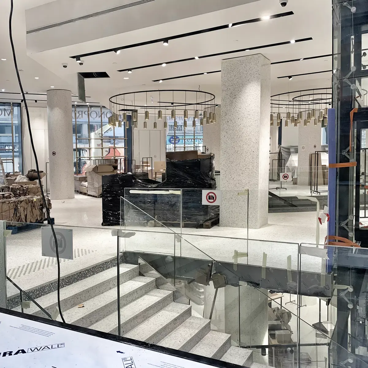 Une première photo de l'intérieur de l'Apple Store des Champs-Elysées ? (MAJ : sans doute pas)