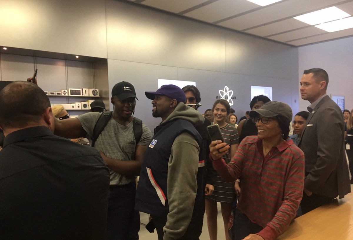 L'image du jour : Kanye West a donné une "keynote" à l'Apple Store de Washington