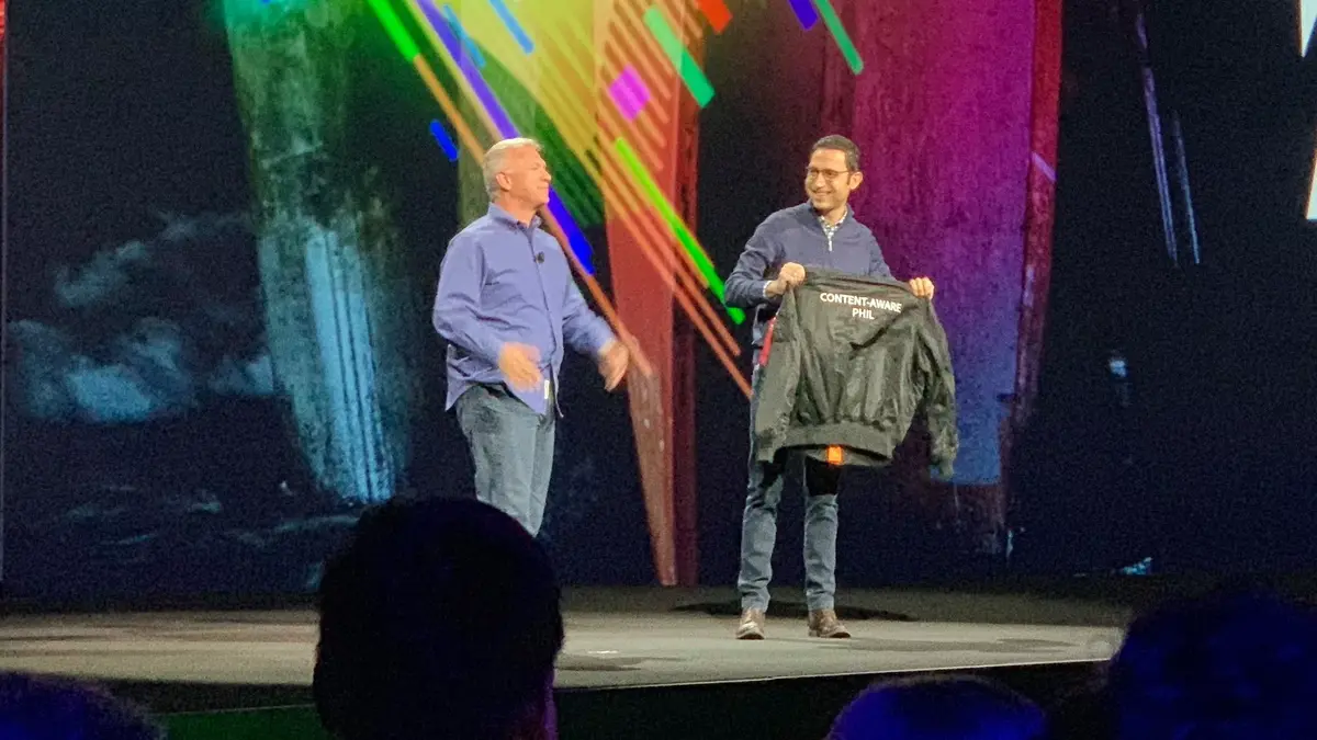 L'image du soir : Phil Schiller, guest star de l'Adobe Max (avec un super blouson)