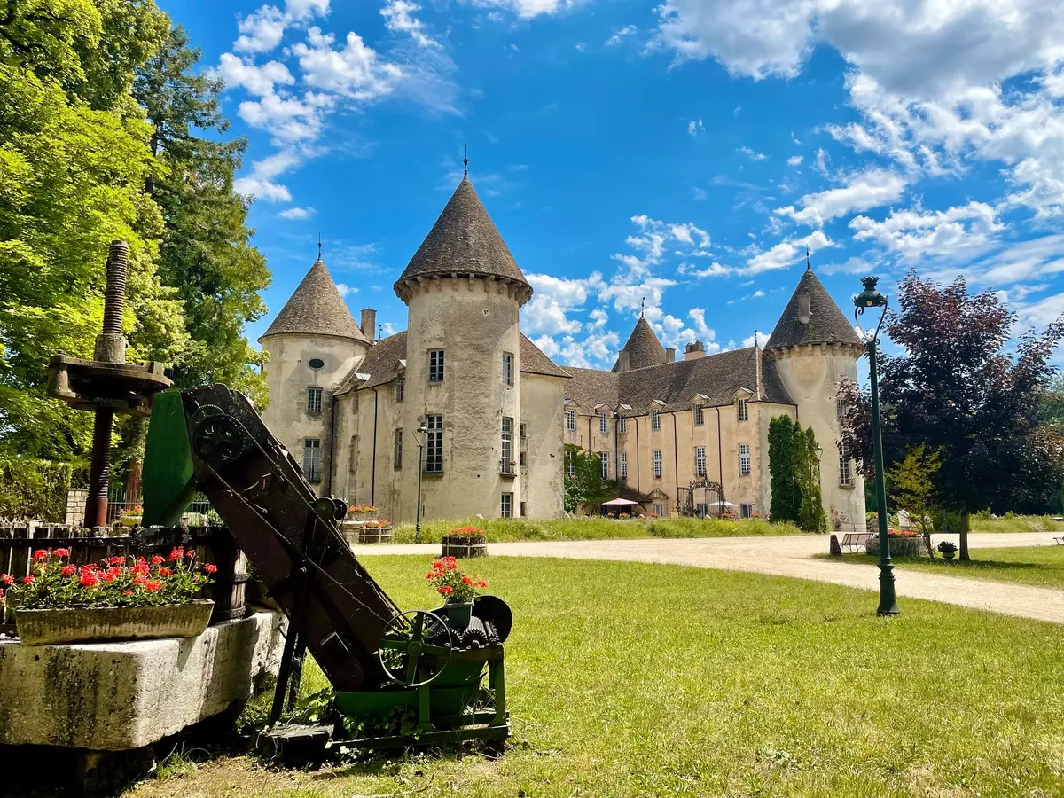 Le Tesla Owners Day 2023 attend 400 personnes au château de Savigny-lès-Beaune