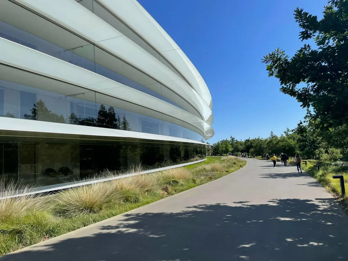 Quelques photos et vidéos exclusives d'Apple Park durant la WWDC 2022