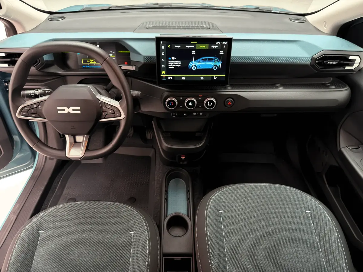Nouvelle Dacia Spring (2027)&nbsp;: Fabriqu&eacute;e en Europe, CarPlay Sans Fil et V2L pour Moins de 20 000&nbsp;&euro;&nbsp;!