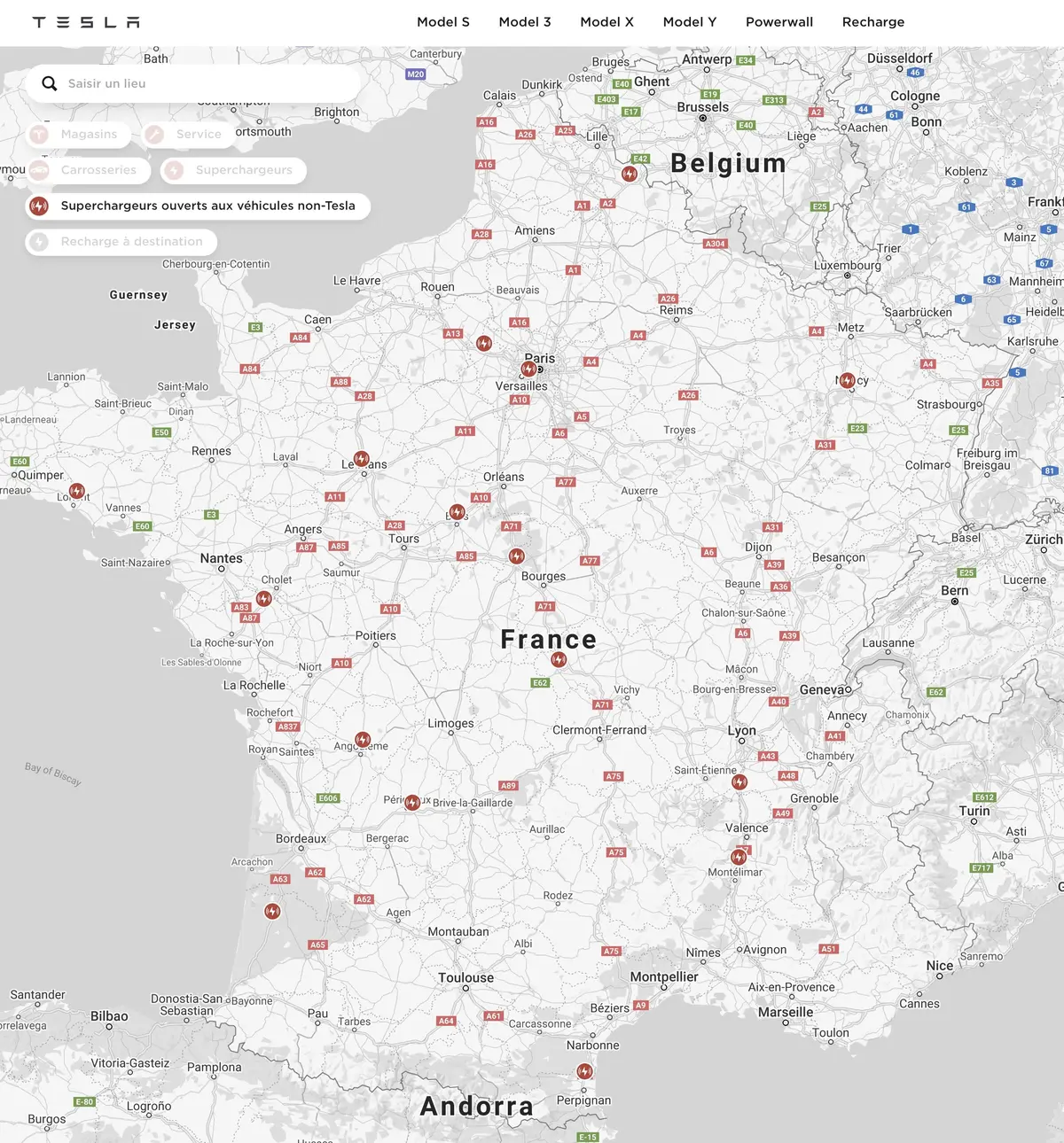 Tesla ouvre une quinzaine de SuperChargers français à la concurrence !