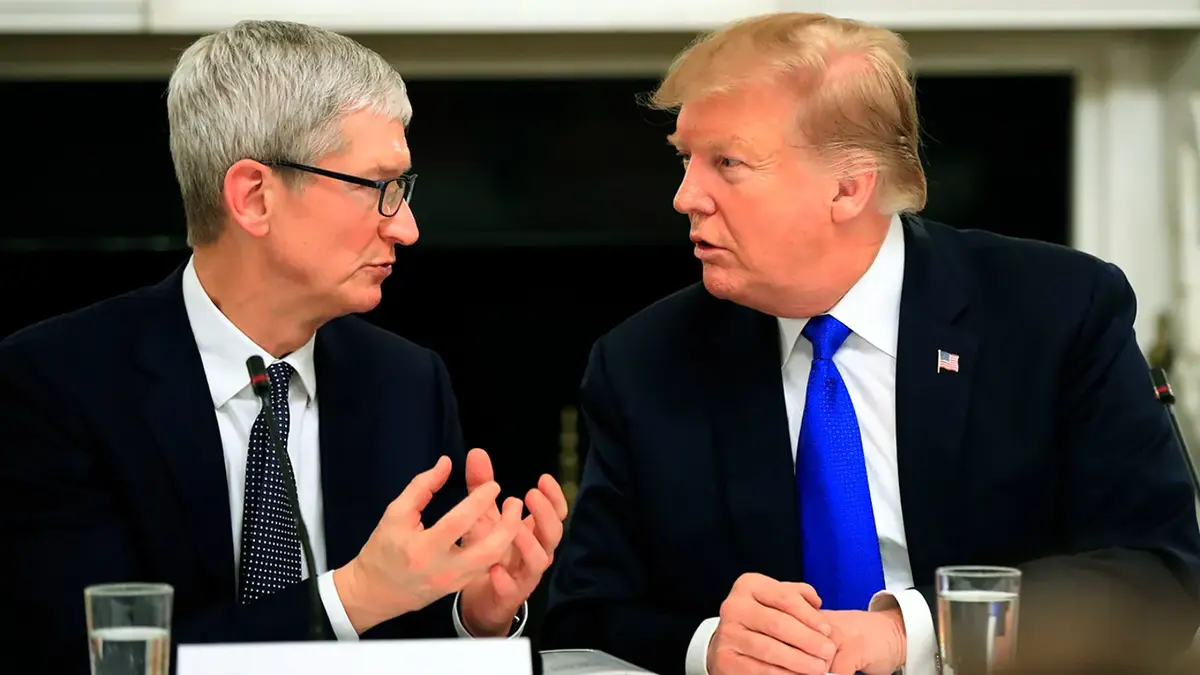 Apple Tim Cook Donald Trump