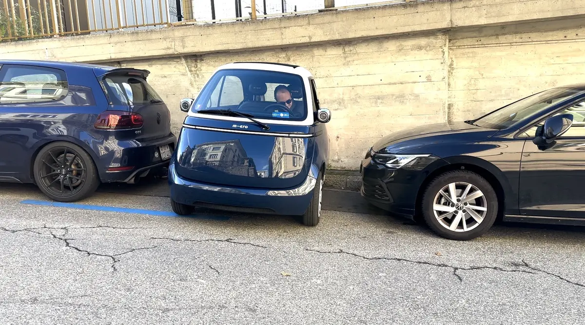 Essai Microlino : la petite voiture électrique trop mignonne, taillée pour la ville !