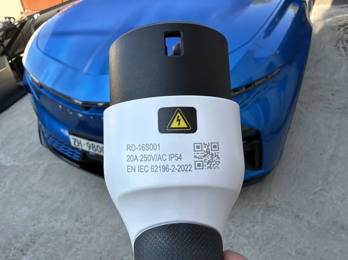 Test du Rheidon P200 3K6&nbsp;: le meilleur chargeur mobile pour voiture &eacute;lectrique en 2026&nbsp;?
