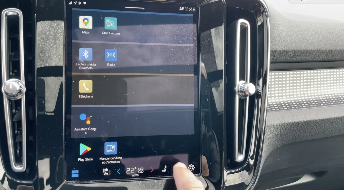 YouTube et Google Home débarquent enfin dans Android Automotive !