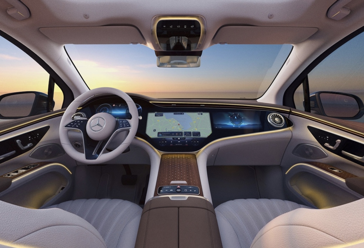 VE : un Mercedes EQS SUV 7 places avec hyperscreen !