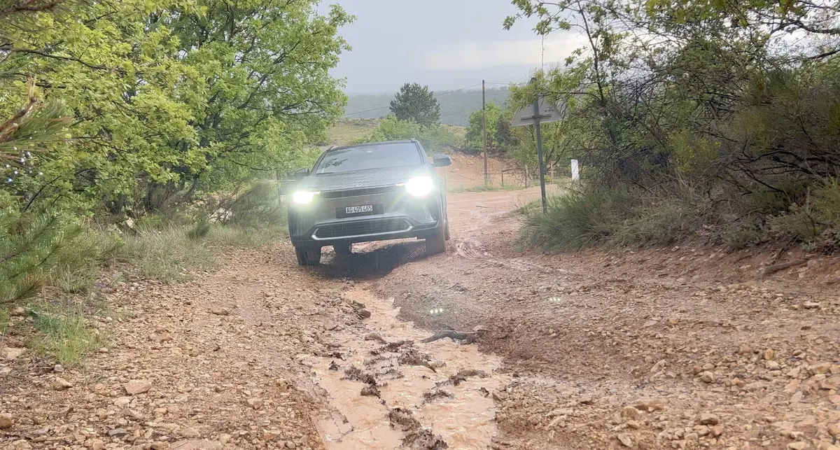 Essai Toyota bZ4x : meilleur en offroad que sur autoroute !? (vidéo)