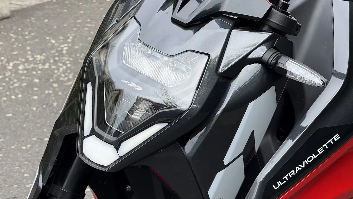 Essai Ultraviolette F77 Mach 2, une moto &eacute;lectrique convaincante mais pas sans d&eacute;fauts