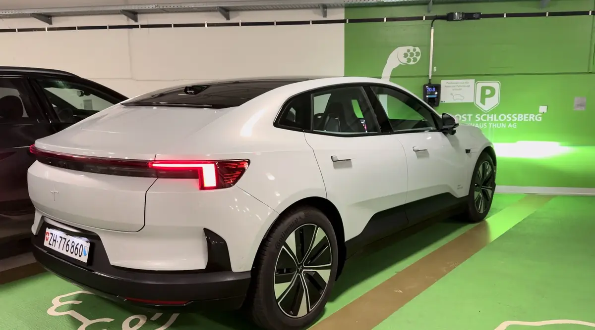 Suisse&nbsp;: les tarifs hallucinants des bornes de recharge dans le viseur