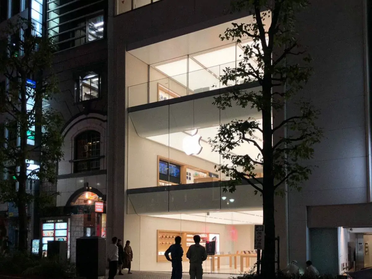 Le fantastique escalier de verre de l'Apple Store de Shibuya [Photo]