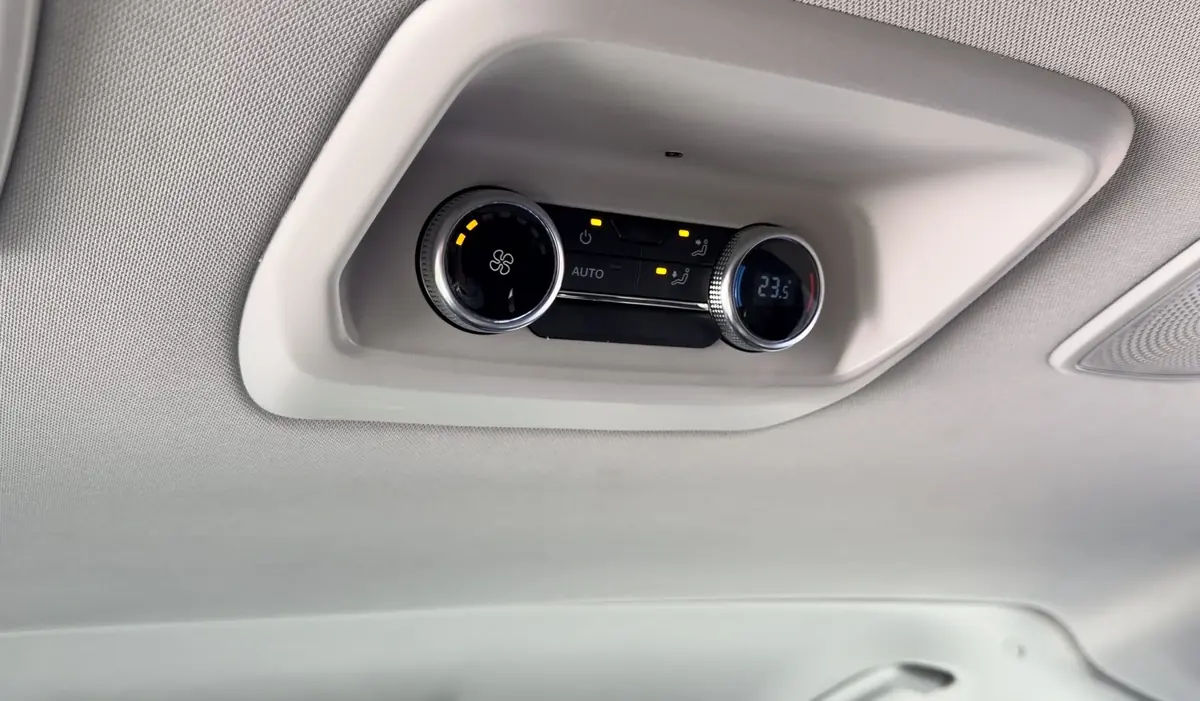 Essai Volkswagen eCaravelle&nbsp;: le &laquo;&nbsp;transporteur&nbsp;&raquo; passe &agrave; l&rsquo;&eacute;lectrique, et ce n&rsquo;est pas une r&eacute;ussite