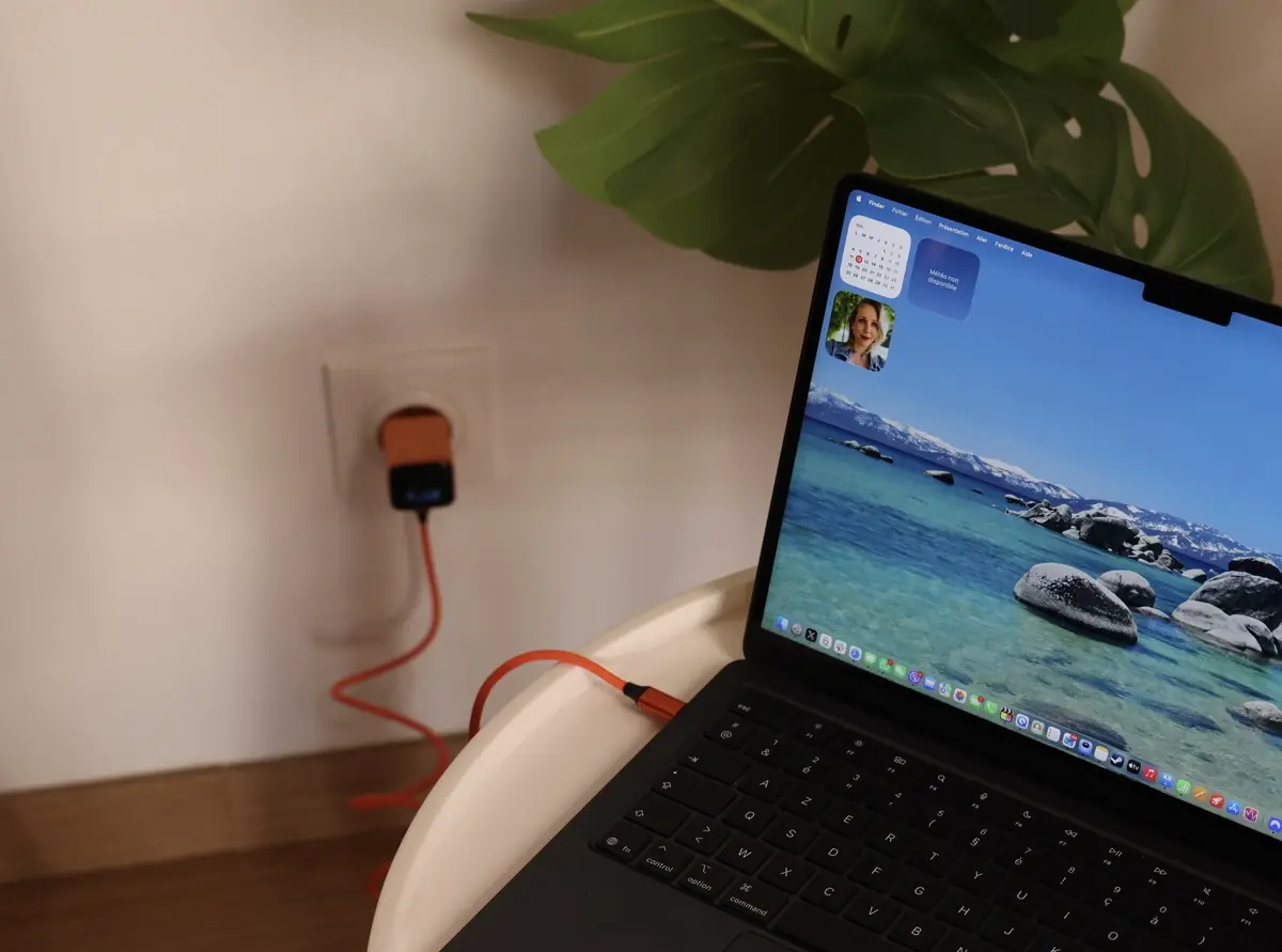 Test du chargeur Anker Nano 45W orange&nbsp;: un &eacute;cran mignon, de la charge "froide", id&eacute;al pour voyager